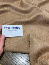 Carica l'immagine nel visualizzatore di Gallery, Cappotto beige cammello: 70€/m