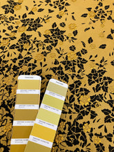 Carica l'immagine nel visualizzatore di Gallery, Jacquard misto seta giallo nero disegno degrade: €54/mtl