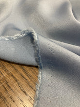 Carica l'immagine nel visualizzatore di Gallery, Crepe cady viscosa azzurro: €33/mtl