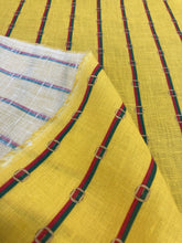 Carica l'immagine nel visualizzatore di Gallery, Lino giallo con le cinture rosso verde: 32€/m