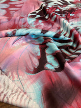 Carica l'immagine nel visualizzatore di Gallery, Raso di viscosa farfalle: 18€/m