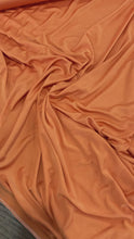 Carica e avvia il video nel visualizzatore di galleria, Maglia di seta arancione: 38€/m
