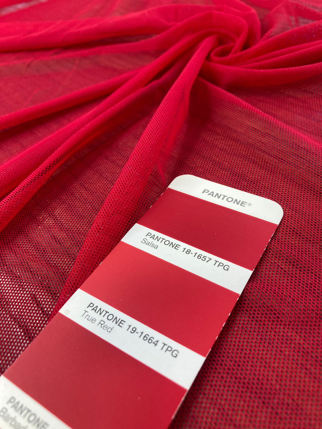 Tulle elasticizzato rosso : 14€/m