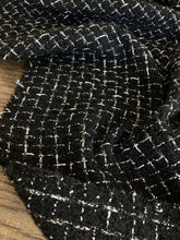 Carica l&#39;immagine nel visualizzatore di Gallery, Chanellina nera cotone poly lurex: 45€/m
