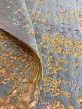 Carica l&#39;immagine nel visualizzatore di Gallery, Jacquard misto colore pistacchio con oro: 35€/m
