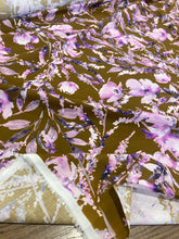 Carica l&#39;immagine nel visualizzatore di Gallery, Cotone marrone con fiori : 16€/m
