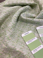 Carica l&#39;immagine nel visualizzatore di Gallery, Chanellina verde chiara: 45€/m

