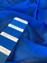 Carica l&#39;immagine nel visualizzatore di Gallery, Tulle elasticizzata blu elettrico : 14€/m
